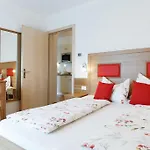 Neuhaeuslhof, Meran, Guestpass Apartment