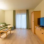 Apartment Neuhaeuslhof, Meran, Guestpass
