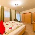 Apartment Neuhaeuslhof, Meran, Guestpass
