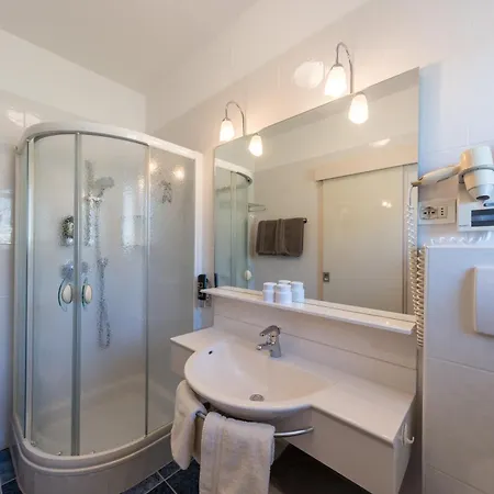 Neuhaeuslhof, Meran, Guestpass Apartment *