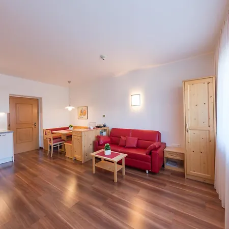 Neuhaeuslhof, Meran, Guestpass Apartment *