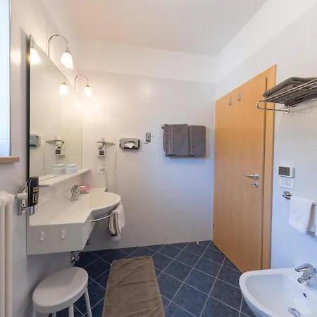 Neuhaeuslhof, Meran, Guestpass