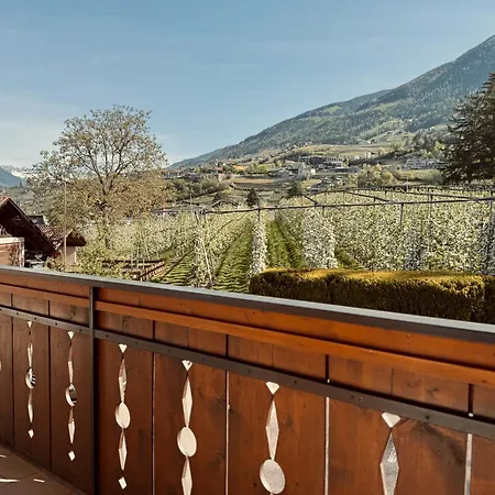 Apartment Neuhaeuslhof, Meran, Guestpass