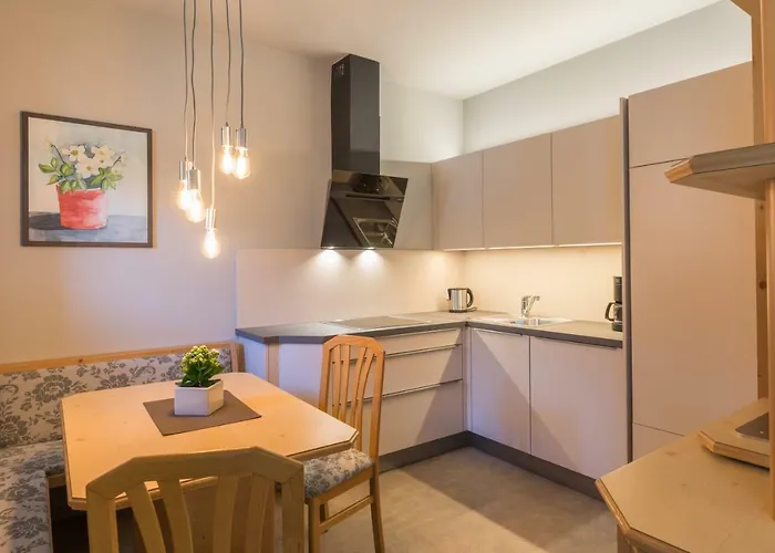 Neuhaeuslhof * Merano