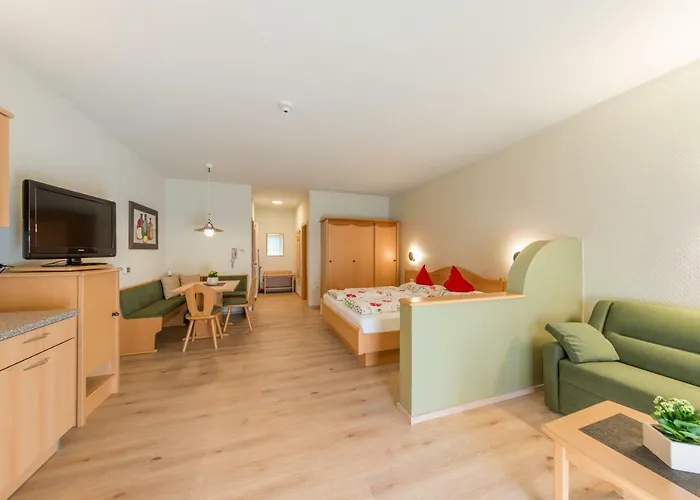 Neuhaeuslhof * Merano